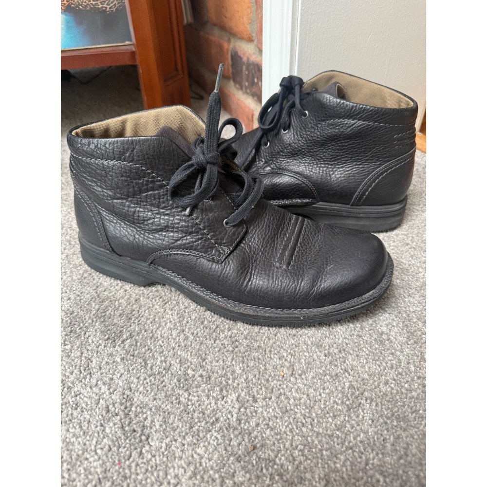 Clarks Mens  Black Pebbled Leather Chukka Ankle Boots Size 10M